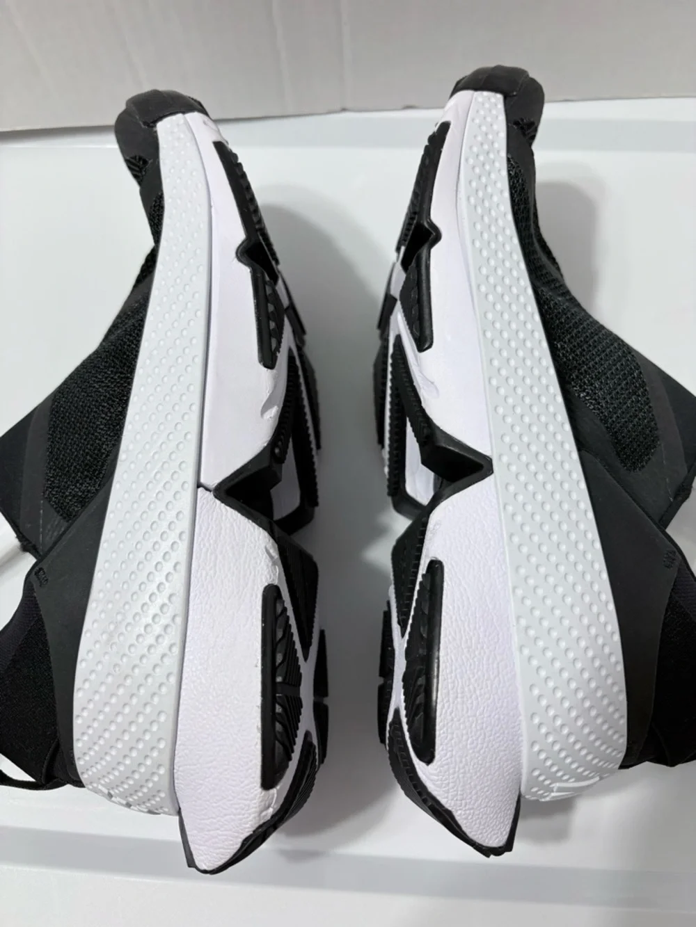 Woman’s Nike Flyease Easy Slip On Black and White Athletic Comfort Sneakers. 8.5